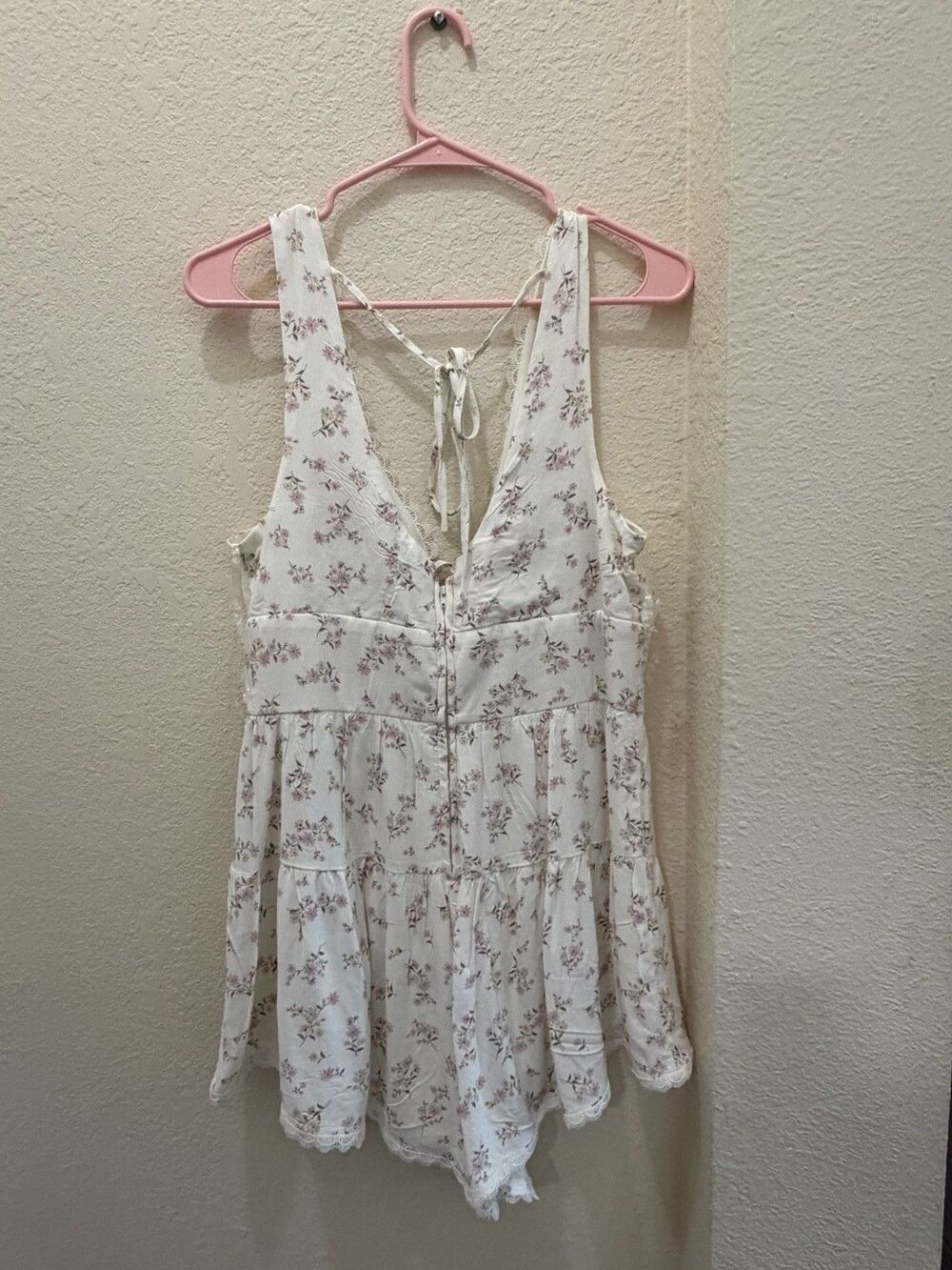 Juniors XL Romper Pink Floral Lace Trim Ruffle Flowy Casual Cute NWT